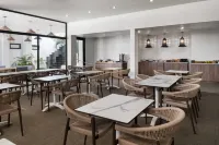 Bali Hotel Adults Only Isla Verde, a Trademark by Wyndham - breakfast