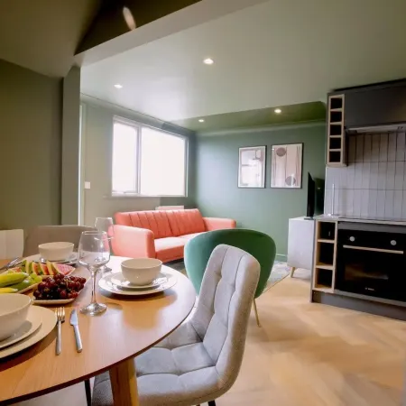 1 Bedroom Apartments Sleeps 3 - Balcony - Pets Ok