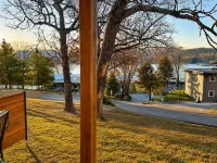 Perfect Lakeside Getaway - Renovated condo with ALL the amenities + Laundry! - Apartments