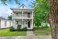 Kings On Queen Cottage 2 Bedroom Home - 4-Star