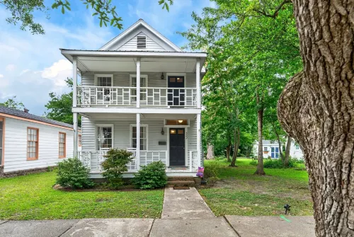Kings On Queen Cottage 2 Bedroom Home - 4-Star