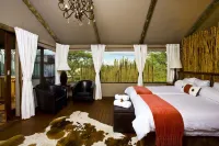 Windhoek Game Camp - Lodges