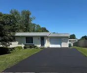 Charming 3 Bedroom 2.5 bathroom finished basement, Huge yard and Charcoal grill - 3-Star