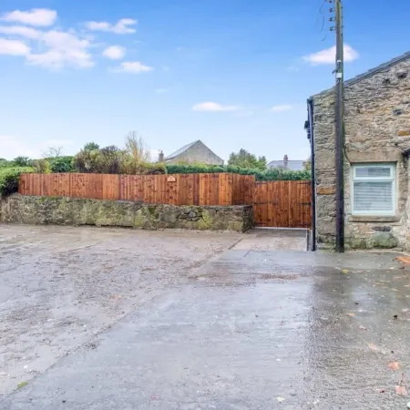 Luxurious Hot Tub Getaway Cottage Free Parking