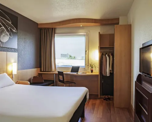 Ibis Barcelona Cornella Kamar Photos