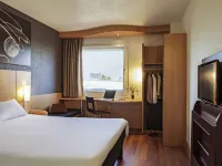 Ibis Barcelona Cornella - Parking