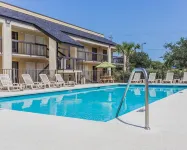 Quality Inn Mt. Pleasant – Charleston - مسبح