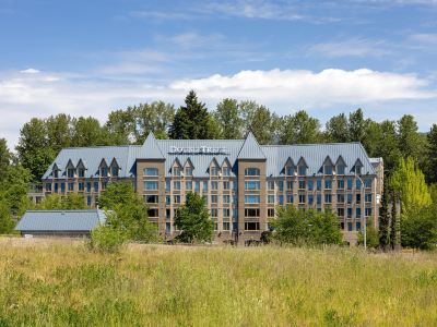 DoubleTree by Hilton North Vancouver