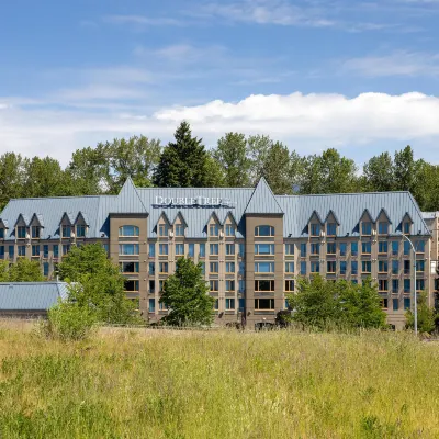 DoubleTree by Hilton North Vancouver Hotels near Strathcona