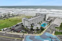 Howard Johnson by Wyndham Oceanfront Daytona Beach - شاطئ