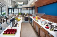 DoubleTree by Hilton Manchester Downtown - موقف سيارات