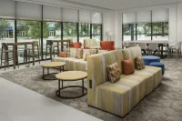 Hilton Garden Inn Orlando Downtown - Bãi đậu xe