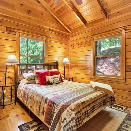 Great Mountain Views, Family Friendly, Hot tub, 5 miles to Downtown Blue Ridge