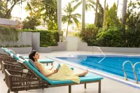 Surat Marriott Hotel - مسبح