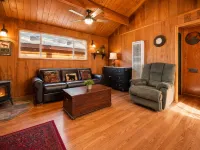 Sugar Pine - Pet friendly