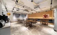 Gijang Hound Hotel Ilgwang - مسبح خاص