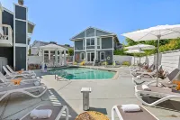 UpValley Inn & Hot Springs Napa Valley, an Ascend Collection Hotel - مسبح