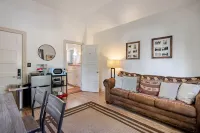 Truckee River Sanctuary: Cozy Cottage - 3-Star