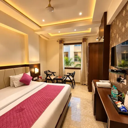 Hotel Taj Heights