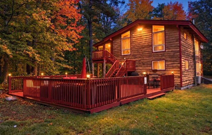 Unique Rustic Ski-Tree House - Game room, Hot tub & Sauna