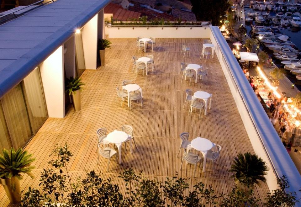 Best Western Premier Hotel du Vieux Port Over view