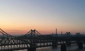 Dandong Guomen Qingyun Hotel