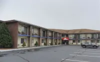 Red Roof Inn & Suites Newport -Middletown, RI Hotel di 