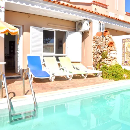 Stylish and Well-Equipped, Private Pool, Close to Amenities, Free AC and Wifi