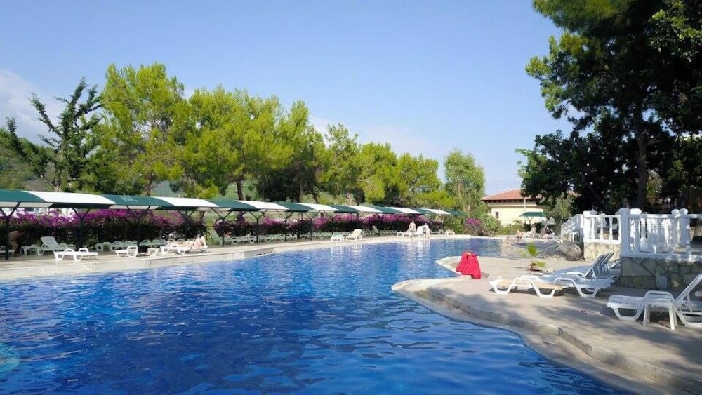 Senza Garden Holiday Club