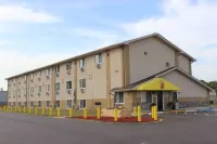 Super 8 by Wyndham Grand Rapids/Wyoming - Wi-Fi
