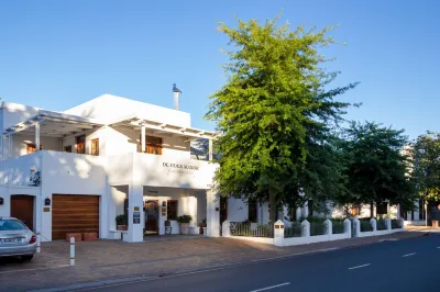 De Hoek Manor Hotels near De Oewer Restaurant