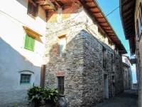 Caa de Sass Hotels near Gemonio
