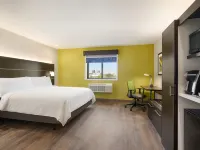 Holiday Inn Express JAMAICA - JFK AIRTRAIN - NYC by IHG Hotels near 111th Street