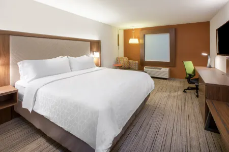 Holiday Inn Express & Suites Las Vegas - E Tropicana