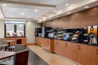 Wingate by Wyndham Wilmington - Breakfast