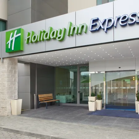 Holiday Inn Express LISBON AIRPORT by IHG Отели рядом с достопримечательностью «Оливайш»