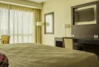 Howard Johnson by Wyndham Neuquen Hotels in Neuquen