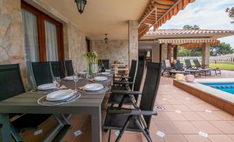 Villa Cala Lux, Ideal for Families, Next to A Cove, with BBQ and Wifi