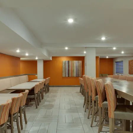Holiday Inn Express & Suites FREDERICTON by IHG