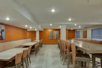 Holiday Inn Express & Suites FREDERICTON by IHG - breakfast