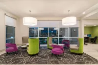 La Quinta Inn & Suites by Wyndham Mobile - 2-Star