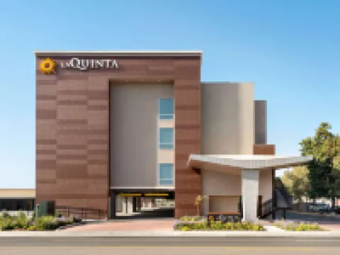 La Quinta Inn & Suites by Wyndham Clovis CA Hotels in Clovis