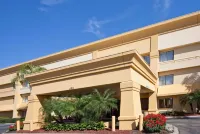 La Quinta Inn & Suites by Wyndham Tampa Fairgrounds - Casino