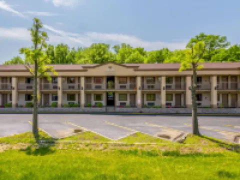 Econo Lodge Hotels in Mount Laurel