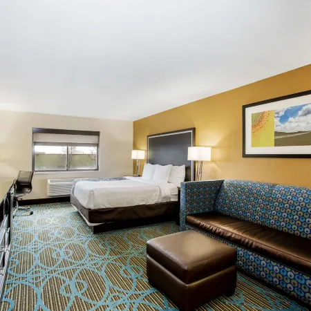 La Quinta Inn & Suites by Wyndham Emporia