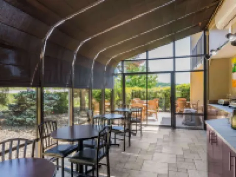 Quality Inn & Suites Sevierville - Pigeon Forge Hotels in Sevierville