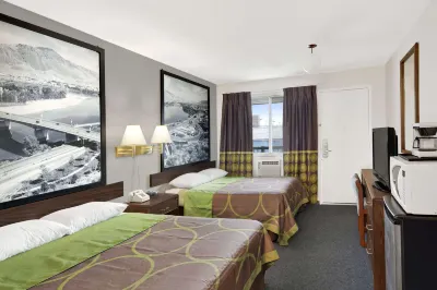 Super 8 by Wyndham Kamloops East Các khách sạn ở Kamloops