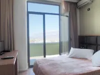 Hotel Cajupi ジロカストラのホテル