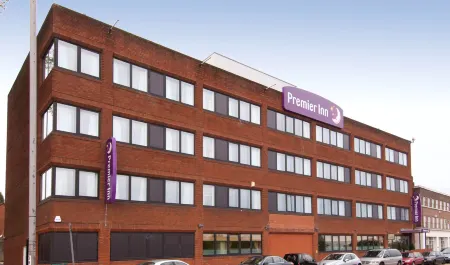 Premier Inn London Hanger Lane Отели рядом с достопримечательностью «Университет Западного Лондона»