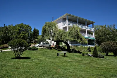 Guesthouse Vissinokipos - Biker Friendly - Motorradhotel Hotel dekat Panagia Mavriotissa Monastery